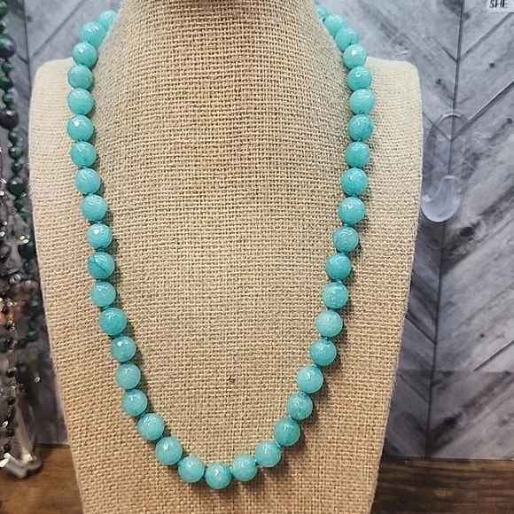 Faceted Aqua Hand Knotted  20 Inch Necklace Set. Aprilsplace Chicken - Picture 2 of 7